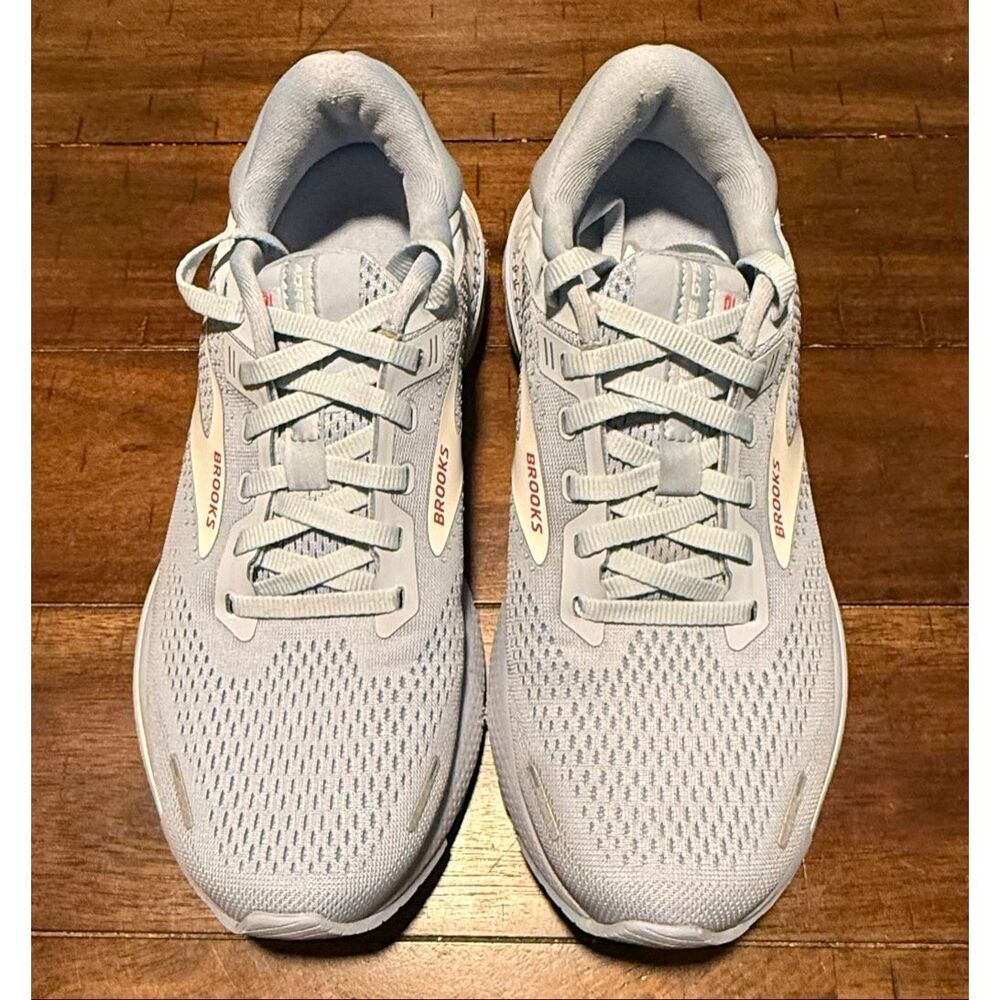 BROOKS Women’s Adrenaline GTS 22 running